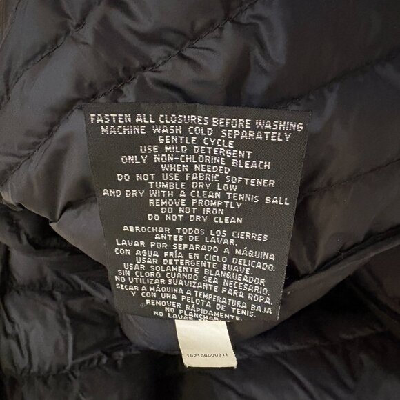 Flattering Fitted Black Puffer Jacket Lightweight Hooded Insulated Size S - Picture 11 of 13